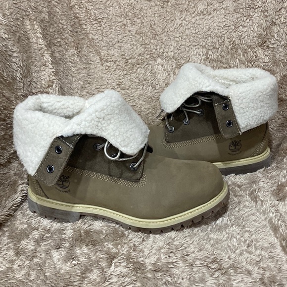 BNNW TIMBERLAND shearling lined waterproof 💦 winter boots size 9 - Picture 1 of 7
